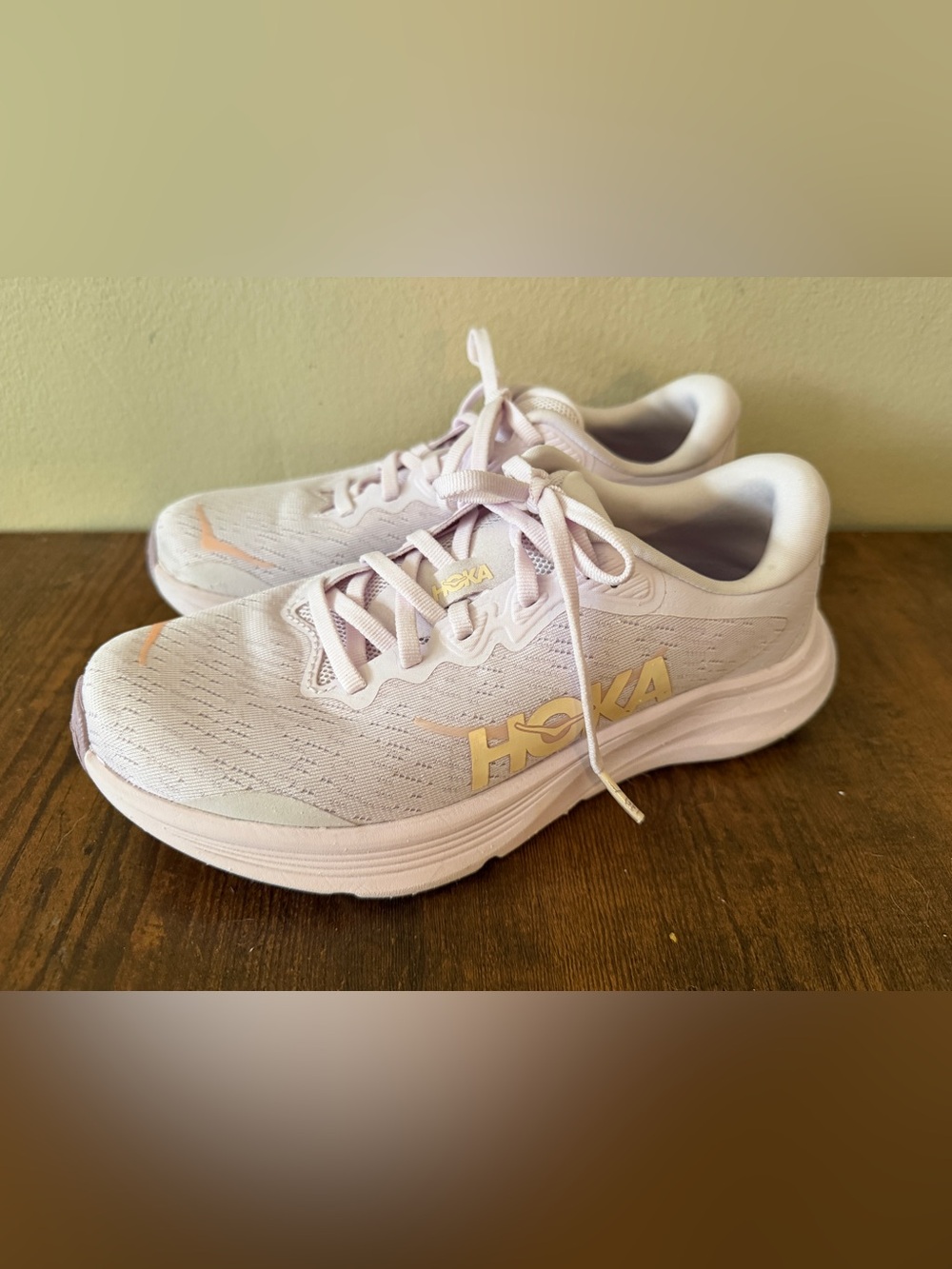 Hoka Women's Light Pink Athletic Running Shoes Solimar 2 Size 6 - Picture 2 of 9